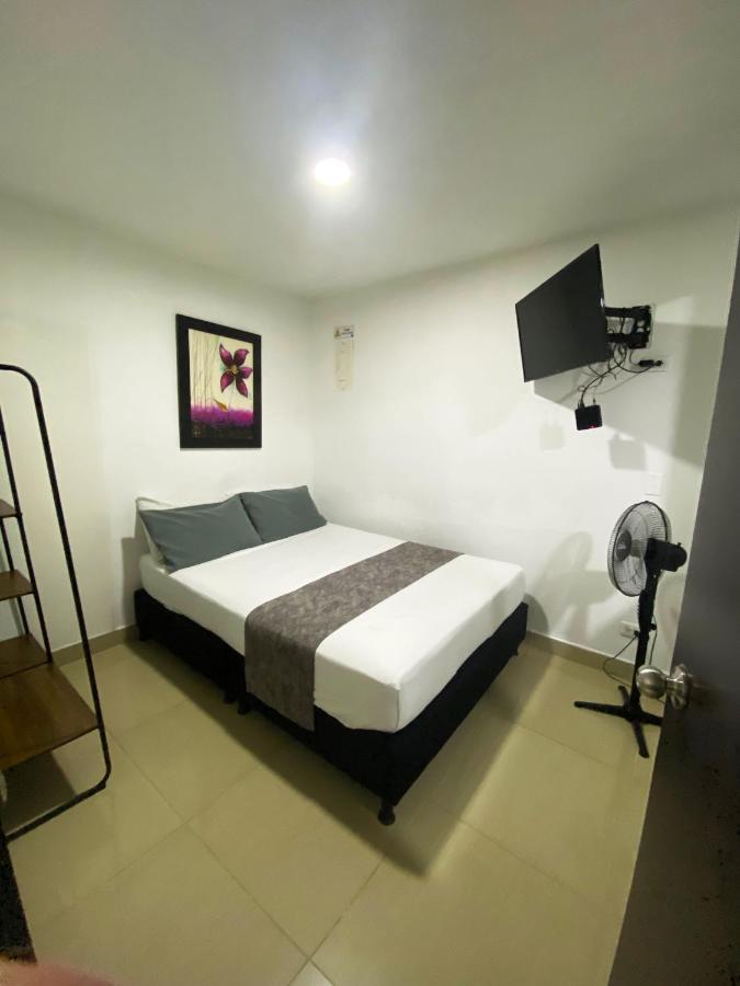 33 Hotel Bulerias Medellín Eksteriør bilde