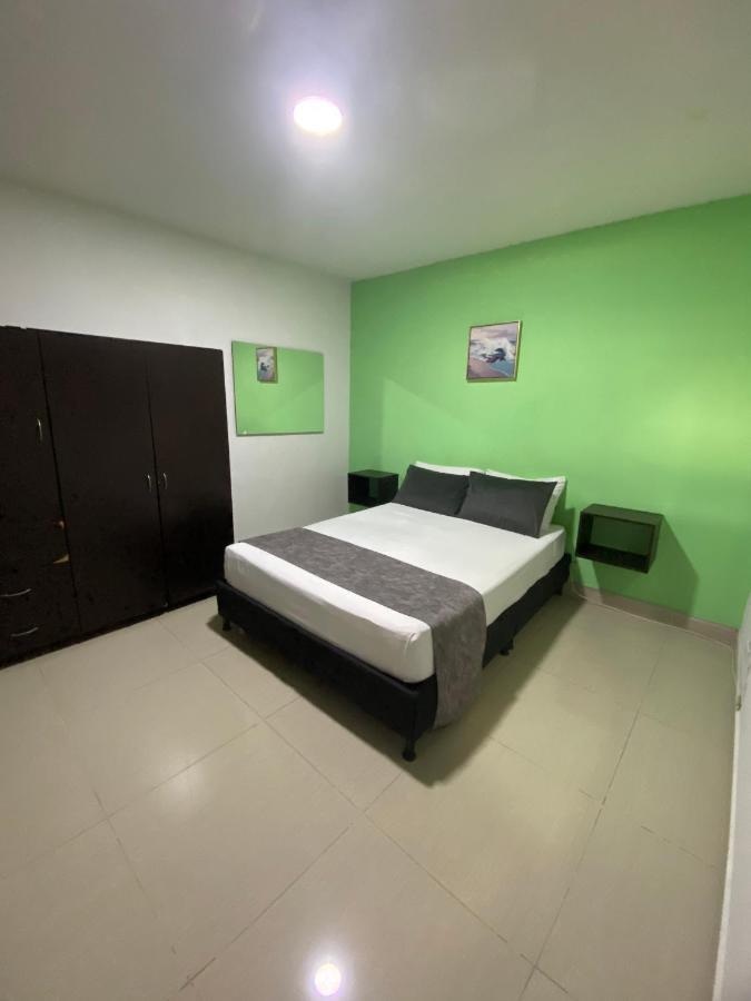33 Hotel Bulerias Medellín Eksteriør bilde