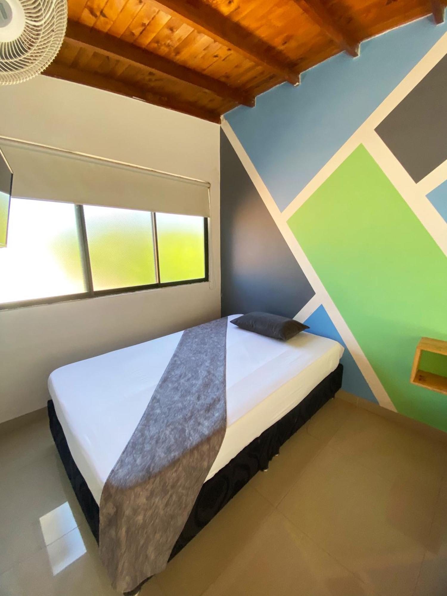 33 Hotel Bulerias Medellín Eksteriør bilde