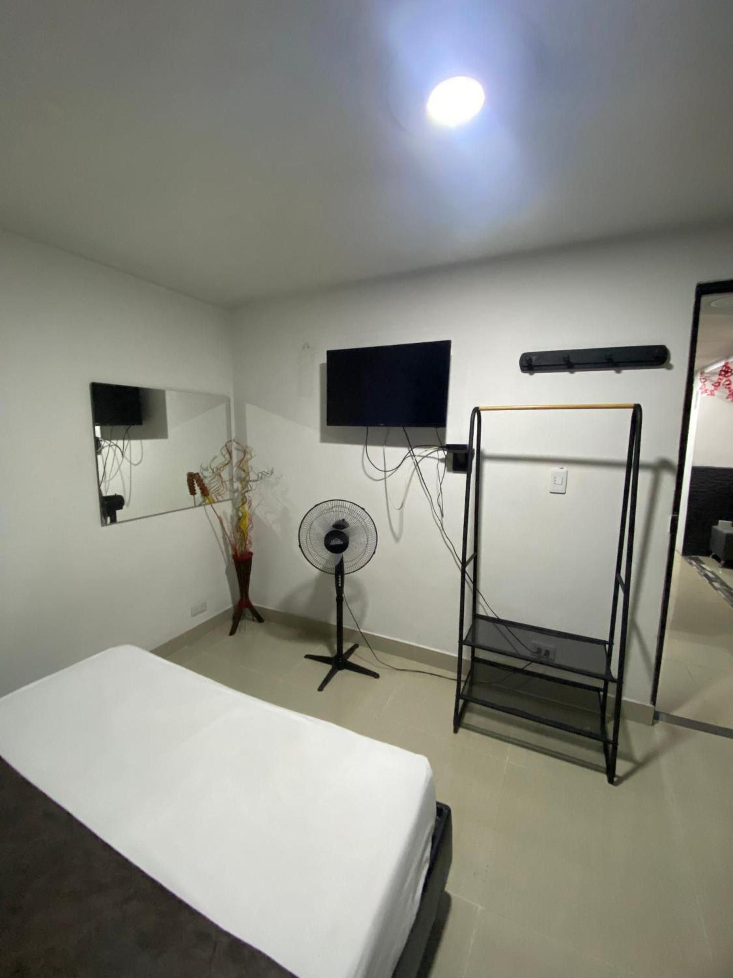 33 Hotel Bulerias Medellín Eksteriør bilde