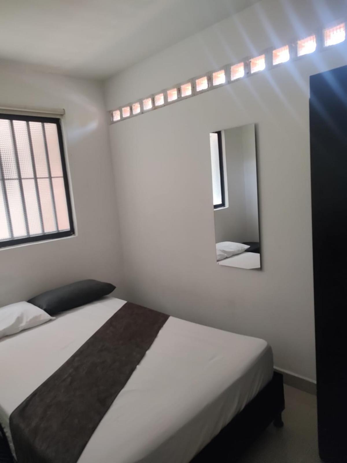 33 Hotel Bulerias Medellín Eksteriør bilde